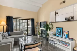 Photo #5: OC24227359 Listing 