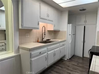 Photo #5: OC24227442 Listing