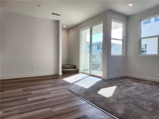 Photo #4: OC24227767 Listing 