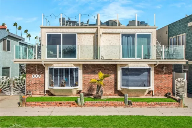 MLS: OC24227967 Condo For Sale