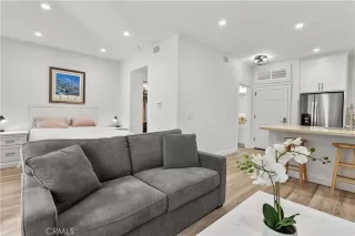 Photo #4: OC24228034 Listing 