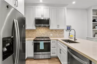 Photo #5: OC24228034 Listing 