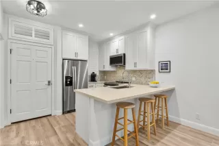 Photo #6: OC24228034 Listing 