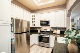 Photo #6: OC24228120 Listing