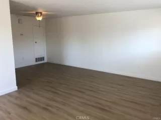 Photo #3: OC24229121 Listing 