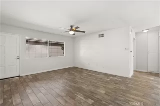 Photo #4: OC24229315 Listing 