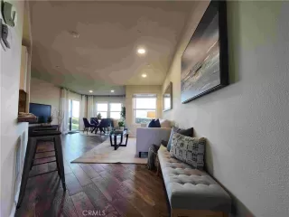 Photo #4: OC24229317 Listing