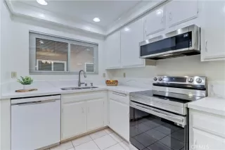 Photo #2: OC24229324 Listing