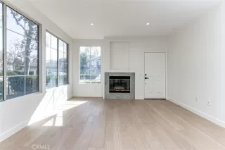 Photo #3: OC24229376 Listing 