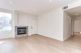 Photo #4: OC24229376 Listing 