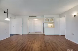 Photo #3: OC24229893 Listing