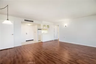 Photo #4: OC24229893 Listing