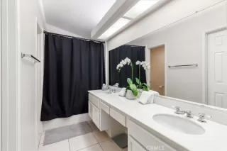 Photo #4: OC24230045 Listing