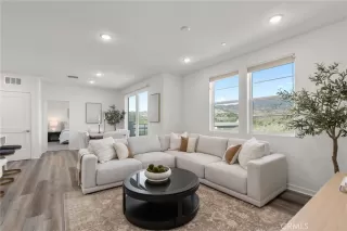 Photo #2: OC24230334 Listing 