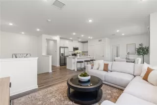 Photo #3: OC24230334 Listing 