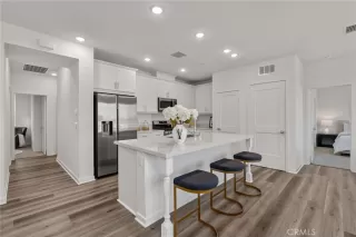 Photo #5: OC24230334 Listing 