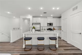 Photo #6: OC24230334 Listing 