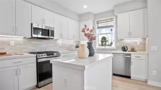 More Details about MLS # OC24230369 : 1074 N ANAHEIM BOULEVARD 2