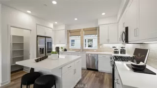 Photo #2: OC24230380 Listing 