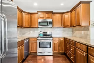 Photo #5: OC24230435 Listing 