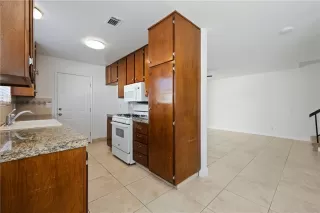 Photo #6: OC24230635 Listing 