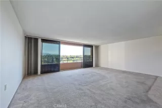 Photo #4: OC24230821 Listing