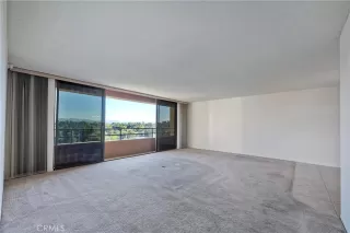 Photo #5: OC24230821 Listing