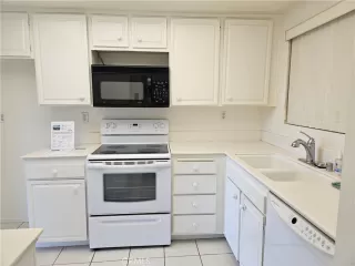 Photo #5: OC24231040 Listing