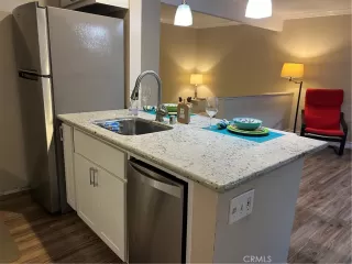 Photo #4: OC24232017 Listing 