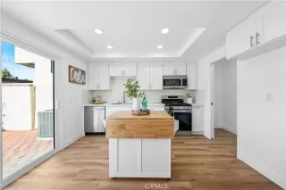 Photo #6: OC24232047 Listing