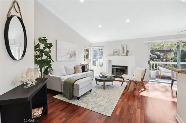 MLS: OC24232129 Condo For Sale