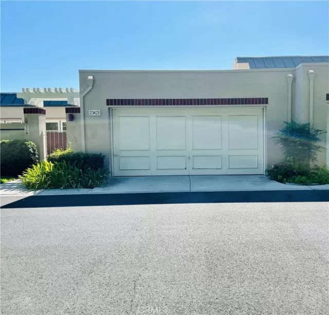 MLS: OC24232556 Condo For Sale