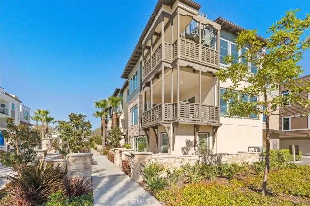MLS: OC24232639 Condo For Sale