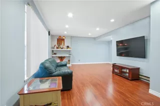 Photo #3: OC24232894 Listing 