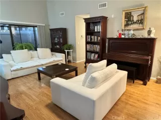 Photo #3: OC24232931 Listing 