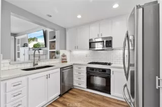 Photo #3: OC24233558 Listing 