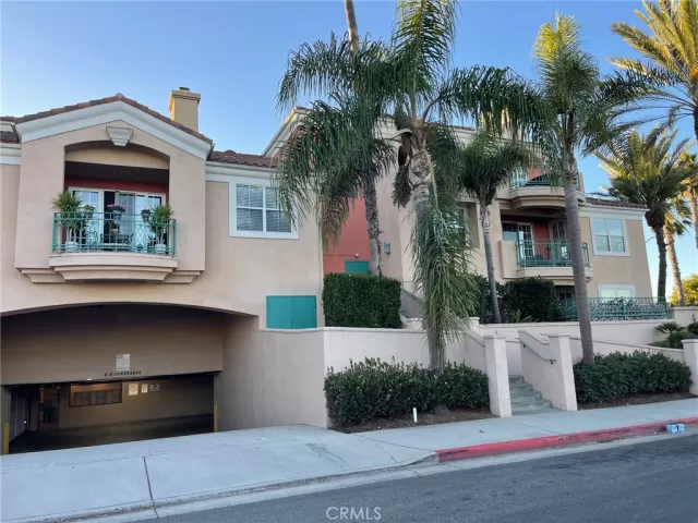 MLS: OC24233793 Condo For Sale