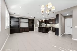 Photo #4: OC24234417 Listing