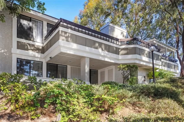 MLS: OC24234563 Condo For Sale