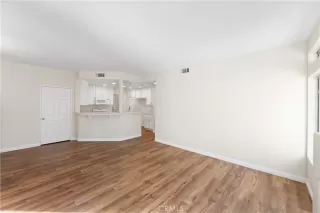 Photo #4: OC24234716 Listing 