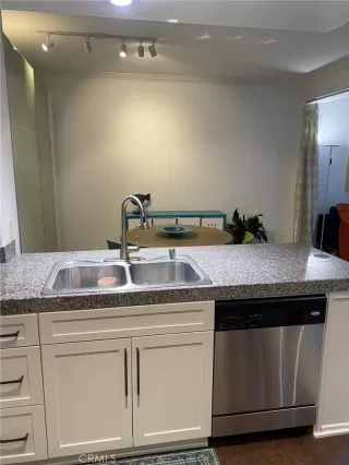 Photo #4: OC24235012 Listing 