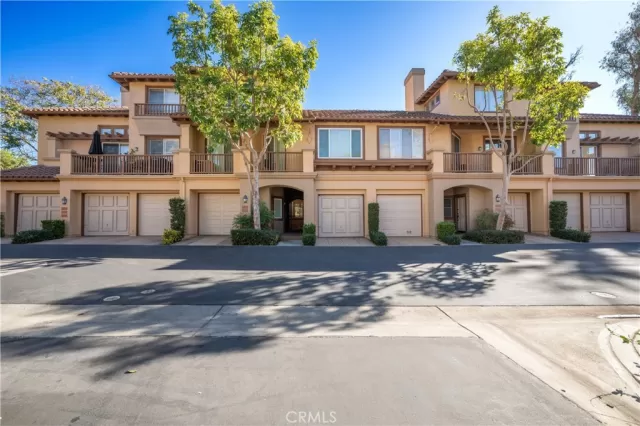 MLS: OC24236047 Condo For Sale