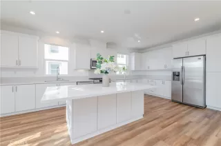 Photo #4: OC24236365 Listing 