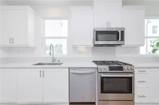 Photo #6: OC24236365 Listing 