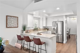 Photo #5: OC24236528 Listing 