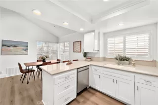 Photo #6: OC24236528 Listing 