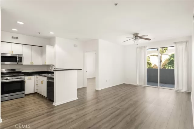 MLS: OC24237098 Condo For Sale