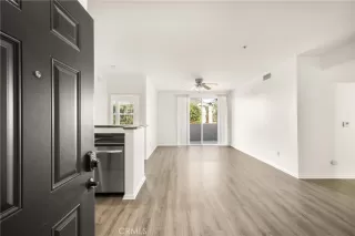 Photo #3: OC24237098 Listing 