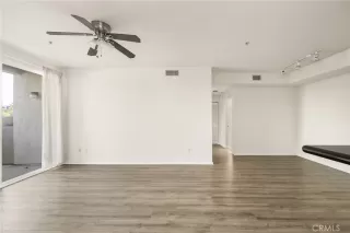 Photo #4: OC24237098 Listing 