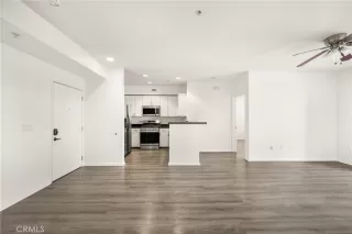 Photo #5: OC24237098 Listing 